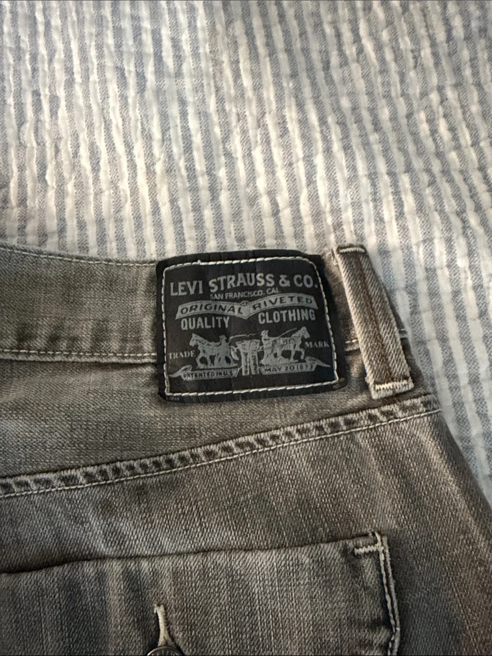 514 Levi's Gray Straight Jeans - Faded Wash